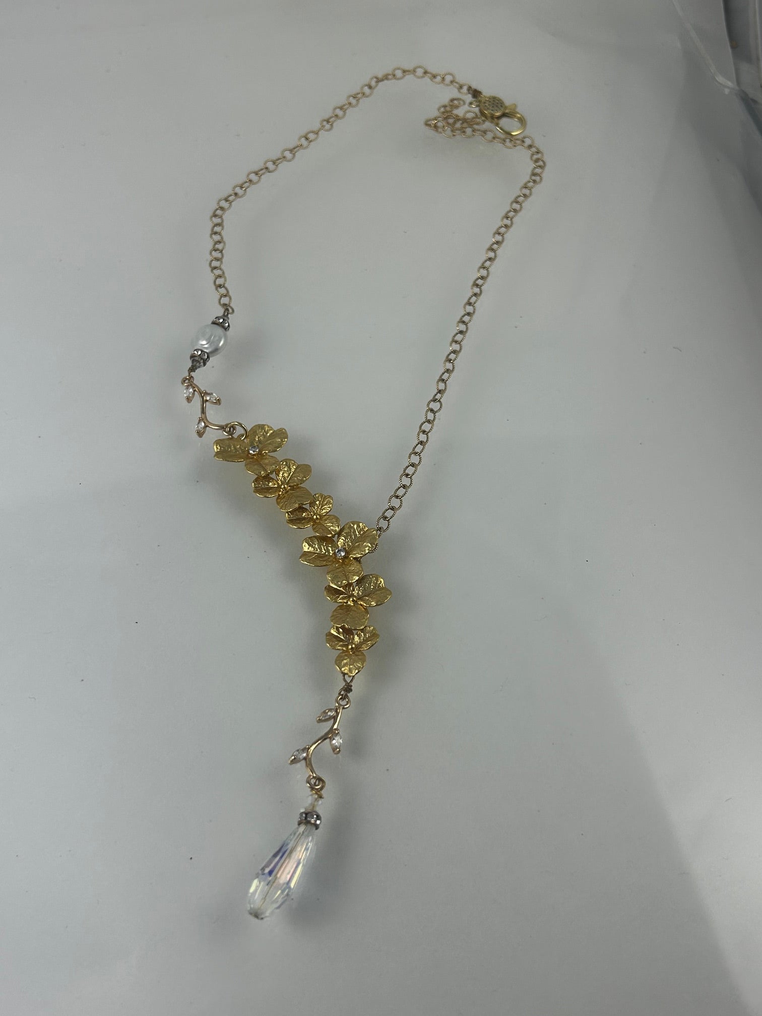 Necklace, finished jewelry, Gold and crystal vine necklace