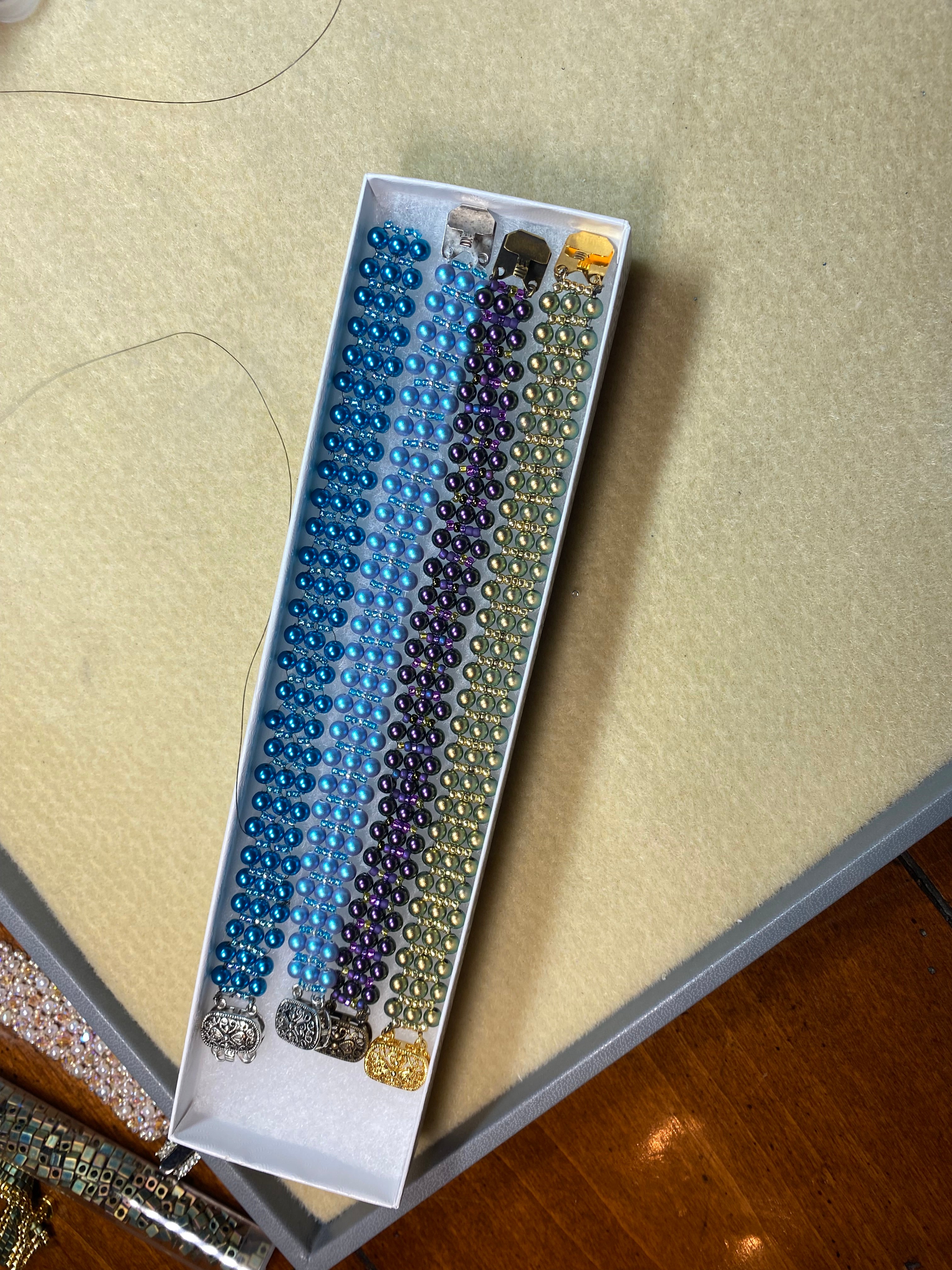 Beaded kit 8: 3-STAND-PEARL-bracelet