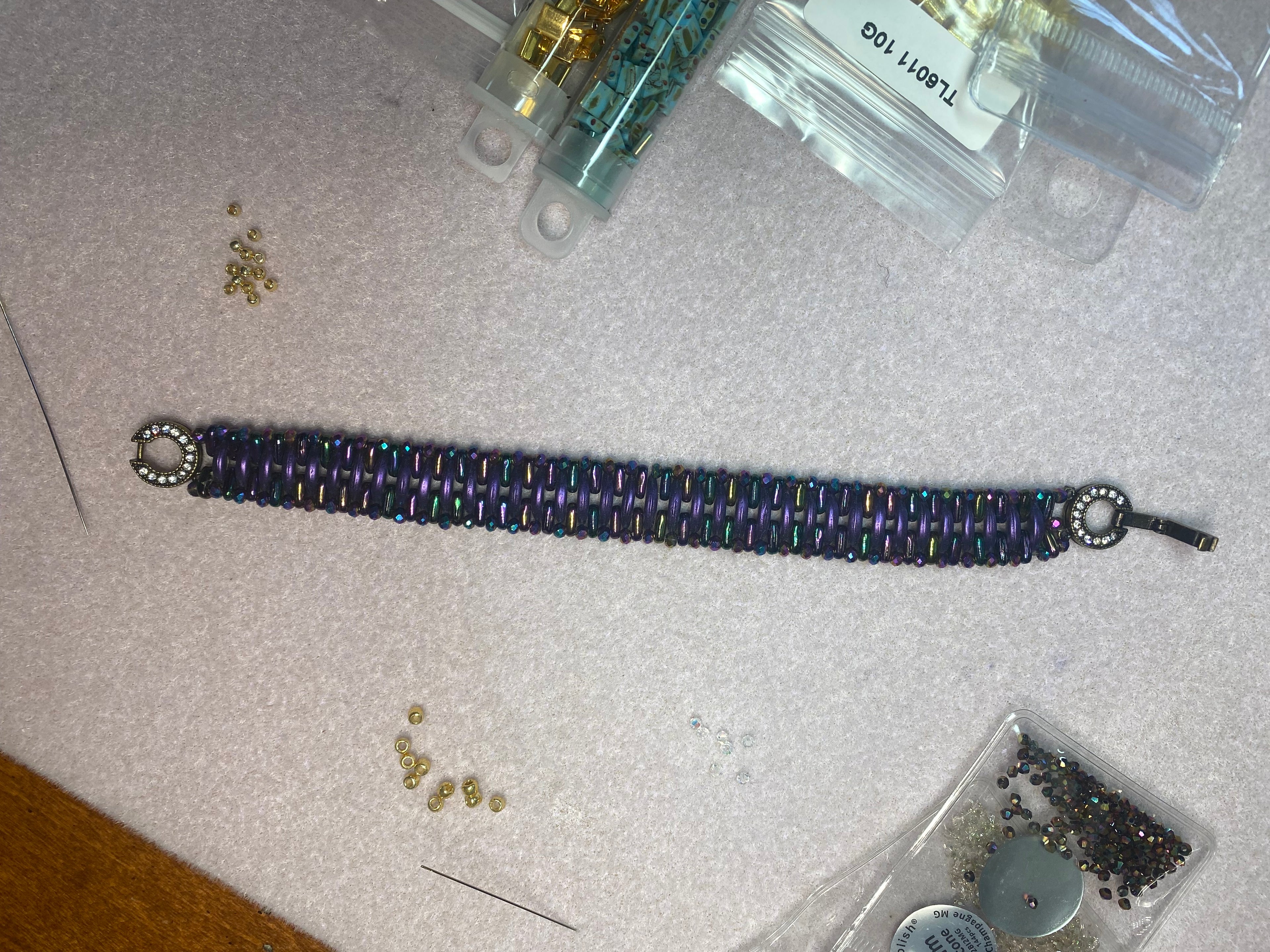 Beaded kit 9: CRESCENT-BEAD-bracelet