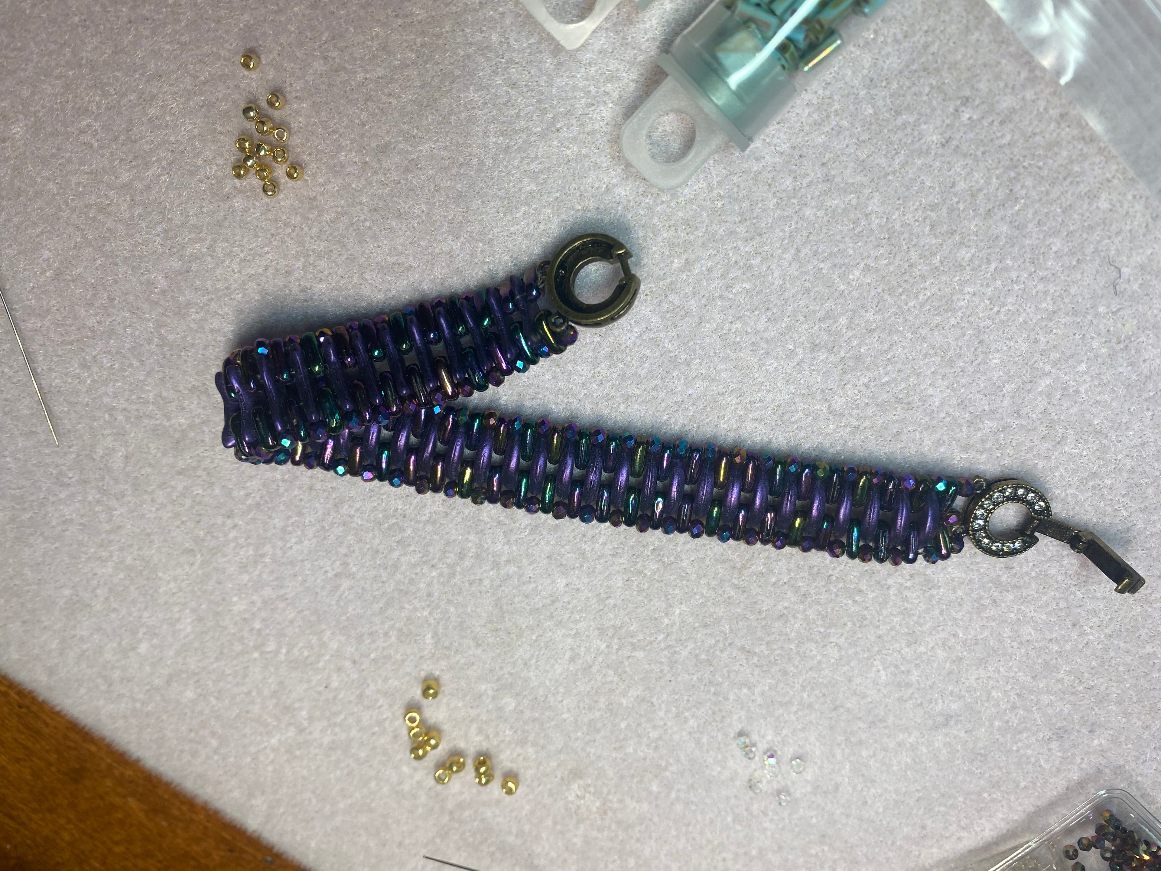 Beaded kit 9: CRESCENT-BEAD-bracelet